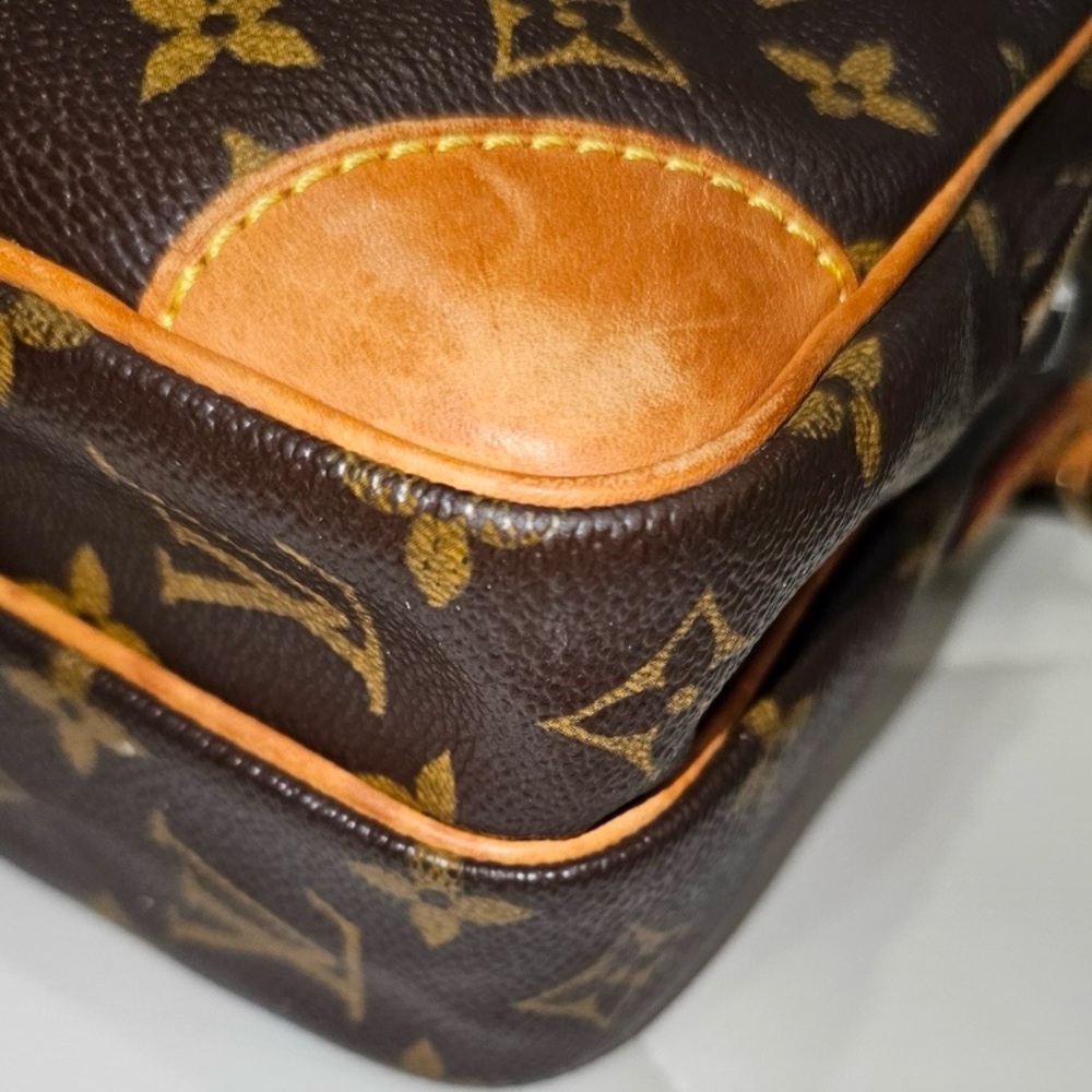 Louis Vuitton Amazon Monogram Unisex Bag - Picture 9 of 17